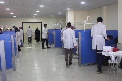 عيادات اﻷسنان