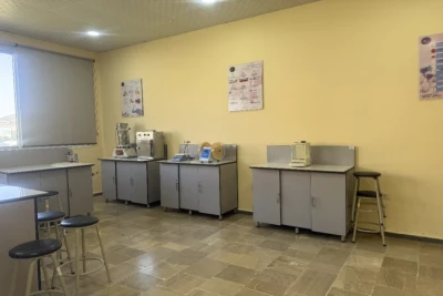 مخابر الجامعة