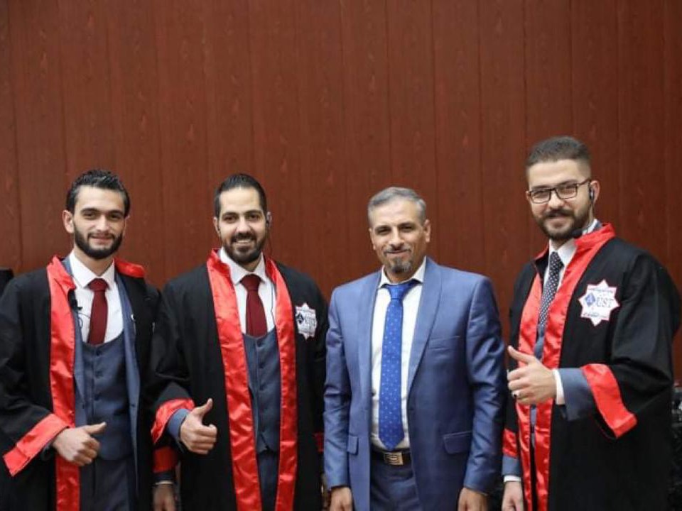 طلاب الكيميا