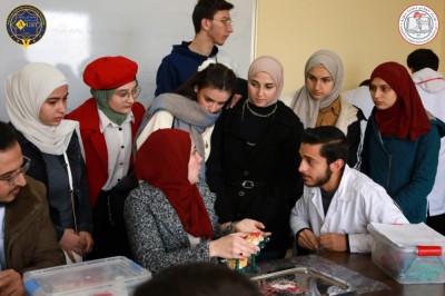 طلاب الثالث الثانوي في مدرسة المتفوقين الثالثة بحماه في زيارة تعريفية للجامعة العربية الخاصة للعلوم والتكنولوجيا