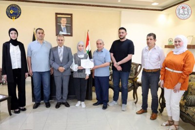 تكريم الطلاب الأوائل في كلية الترجمة واللغات