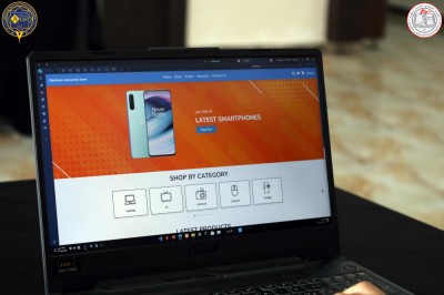 مناقشة مشاريع التخرج لكلية الهندسة المعلوماتية