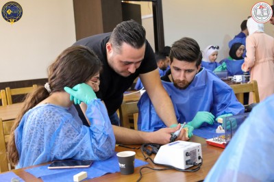 الورشة المخبرية المقامة على هامش المؤتمر العلمي الثاني لكلية طب الاسنان برعاية شركة النجاح وشركة لانا دينت