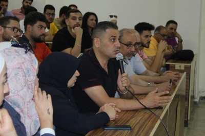 لقاء مفتوح مع الدكتور مخلص الجندي وطلاب طب الأسنان