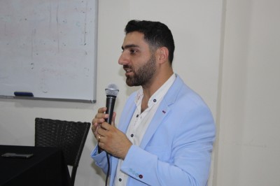 لقاء مفتوح مع الدكتور مخلص الجندي وطلاب طب الأسنان