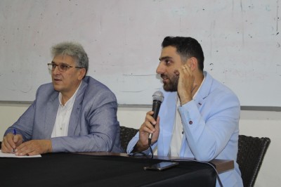 لقاء مفتوح مع الدكتور مخلص الجندي وطلاب طب الأسنان