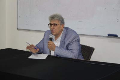 لقاء مفتوح مع الدكتور مخلص الجندي وطلاب طب الأسنان