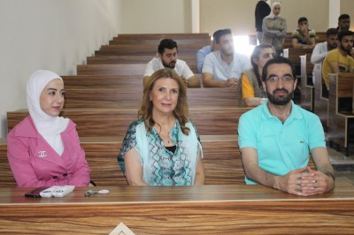 لقاء مفتوح مع الدكتور مخلص الجندي وطلاب طب الأسنان