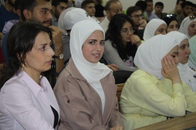 لقاء مفتوح مع الدكتور مخلص الجندي وطلاب طب الأسنان