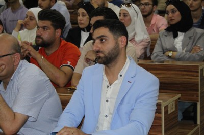 لقاء مفتوح مع الدكتور مخلص الجندي وطلاب طب الأسنان