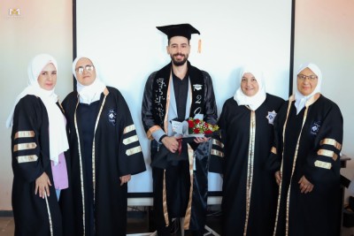 مناقشة مشاريع كلية الهندسة المعلوماتية