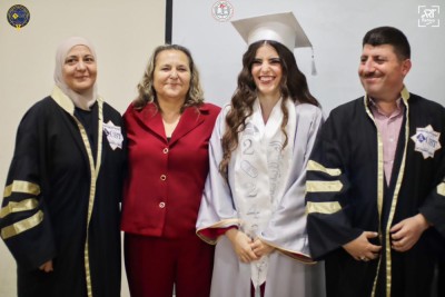 عرض ومناقشة مشاريع تخرج طلاب كلية الصيدلة للفصل الصيفي للعام الدراسي 2023-2024