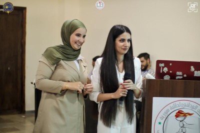 عرض ومناقشة مشاريع تخرج طلاب كلية الصيدلة للفصل الصيفي للعام الدراسي 2023-2024