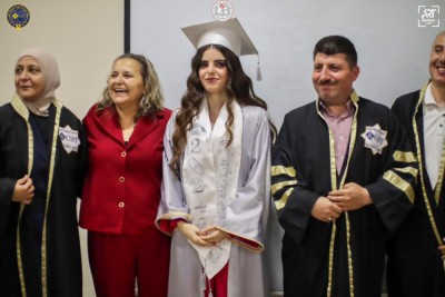 عرض ومناقشة مشاريع تخرج طلاب كلية الصيدلة للفصل الصيفي للعام الدراسي 2023-2024