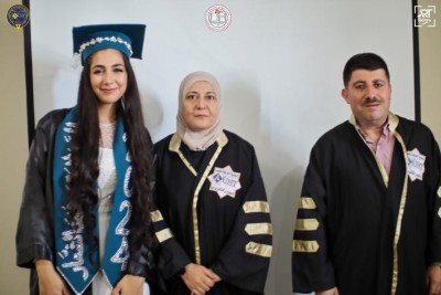 عرض ومناقشة مشاريع تخرج طلاب كلية الصيدلة للفصل الصيفي للعام الدراسي 2023-2024