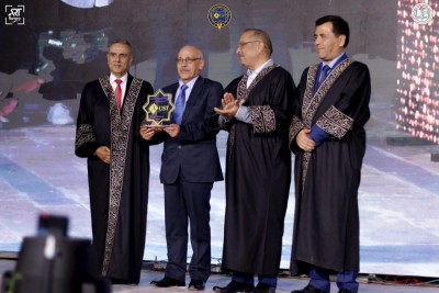 تكريم ضيوف حفل التخرج