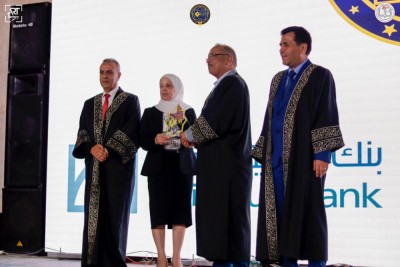 تكريم ضيوف حفل التخرج