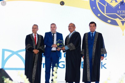 تكريم ضيوف حفل التخرج