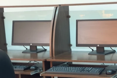 مخابر الجامعة