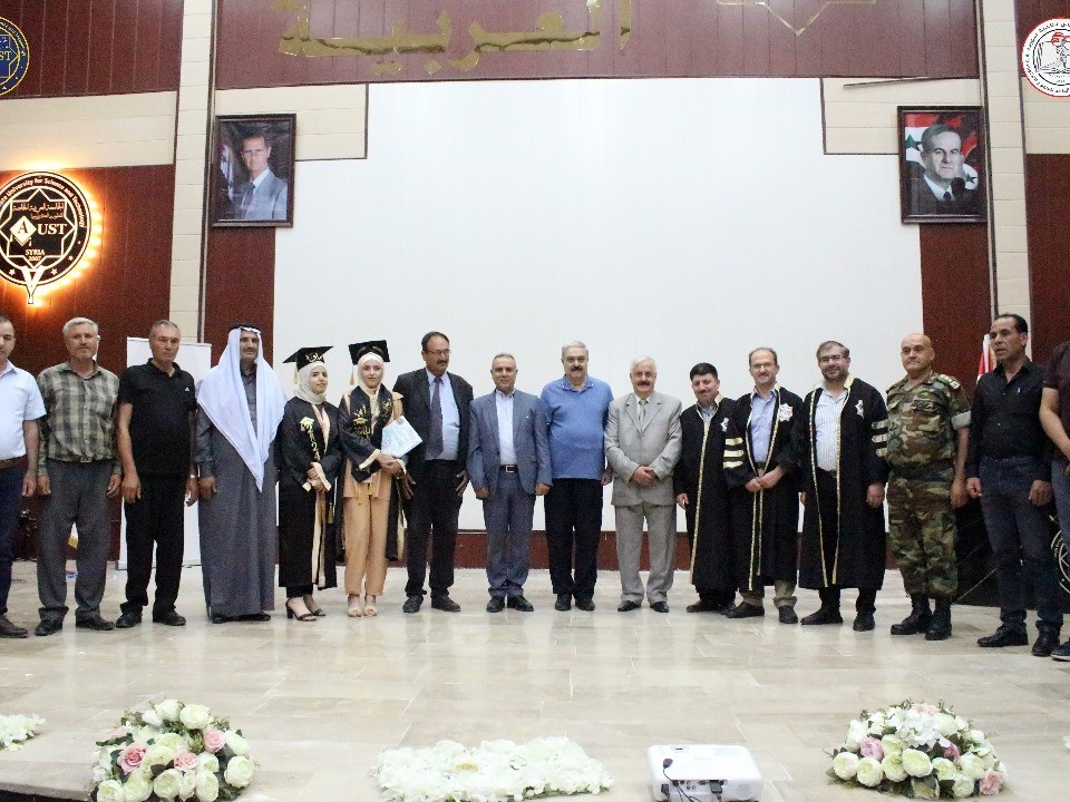 مناقشة مشاريع تخرج طلاب كلية الصيدلة للفصل الثاني للعام الدراسي 2023-2024