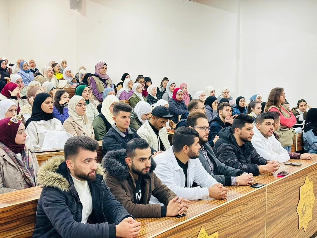 لقاء مفتوح مع الطـلاب المستجدين بكلية الصيدلة