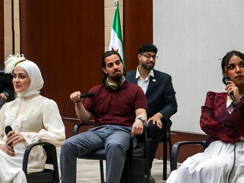 برعاية رئيس الجامعة.. كلية الترجمة تقدّم أولى عروضها المسرحية Mind Your Language