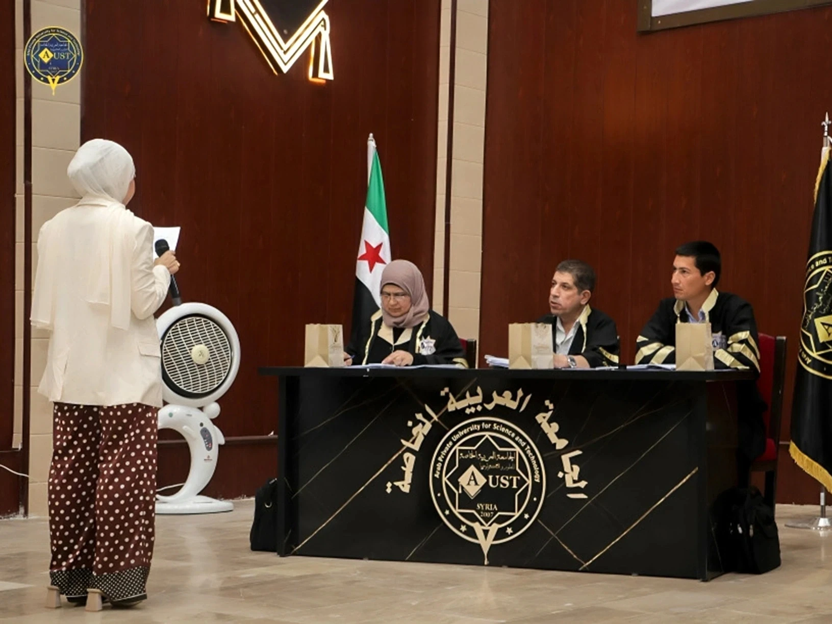 كلية الترجمة واللغات في الجامعة العربية الخاصة تختتم مناقشة مشاريع تخرج نوعية تواكب سوق العمل