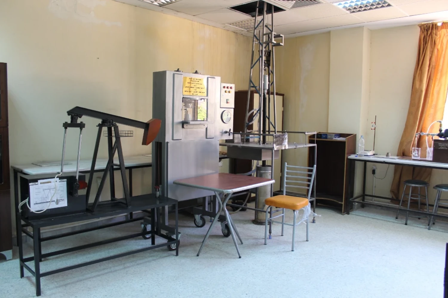 Petroleum Engineering College Laboratories